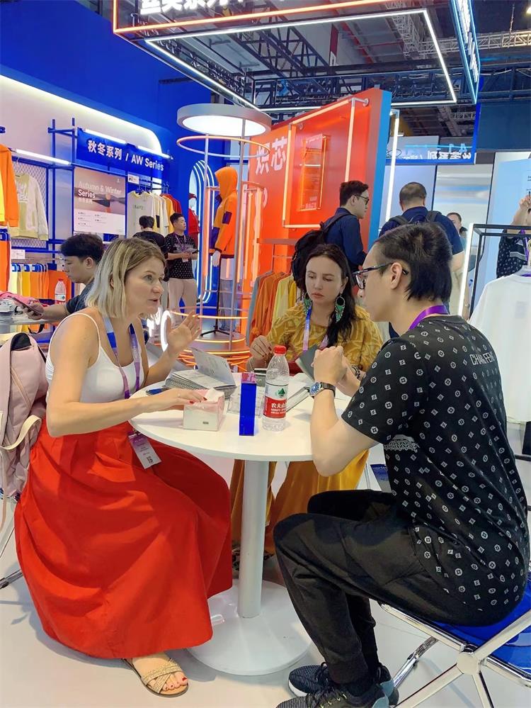 InTuFabric's tweet image. Dive into the world of textiles at the 2023 Intertextile Autumn and Winter Fabric Exhibition! Where global trends collide, bringing extraordinary surprises. Join us in the vibrant InTu Fabric exhibition hall and feel the pulse of creativity! #Intertextile #TextileTrends