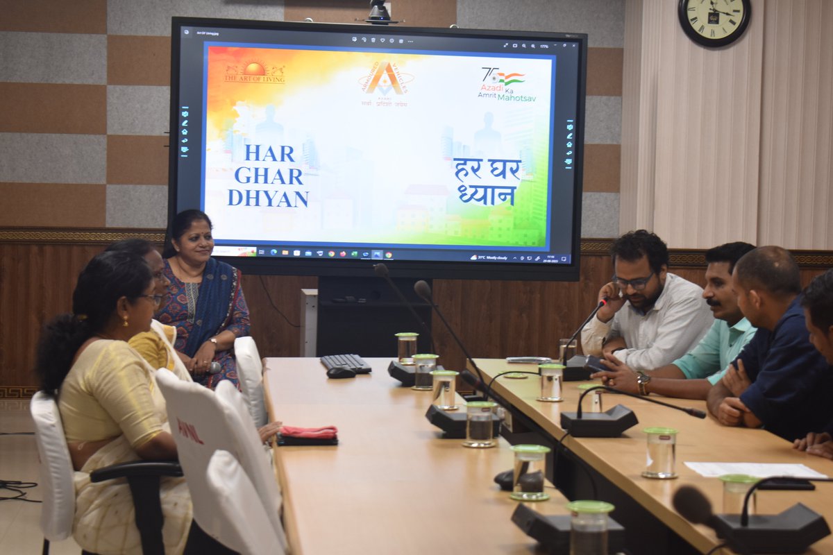 AVANI_PR's tweet photo. Under aegis of #AzadiKaAmritMahotsav , AVNL Corporate Office conducted Har Ghar Dhyan session in collaboration with @ArtofLiving  Foundation towards mental and emotional well being. https://t.co/0El1e7vK00
