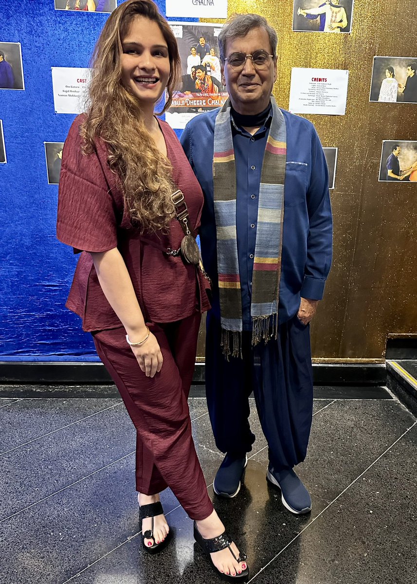 jyotimadnani's tweet photo. Premier show of ‘Babu Ji Dheere Chalna’ at Prithvi Theatre. Costumes designed and styled by yours truly. 

 #JyotiMadnaniSingh #SubhashGhai #CostumeDesigner #OmKatare #BabujiDheereChalna #HindiPlay #HindiTheatre #RangManch #YatriTheatre #YatriTheatreGroup #OmKatare #PrithviTheatre #NewPlay #NewPlayAlert 

@katare_om @om_katare @PrithviTheatre @SubhashGhai1