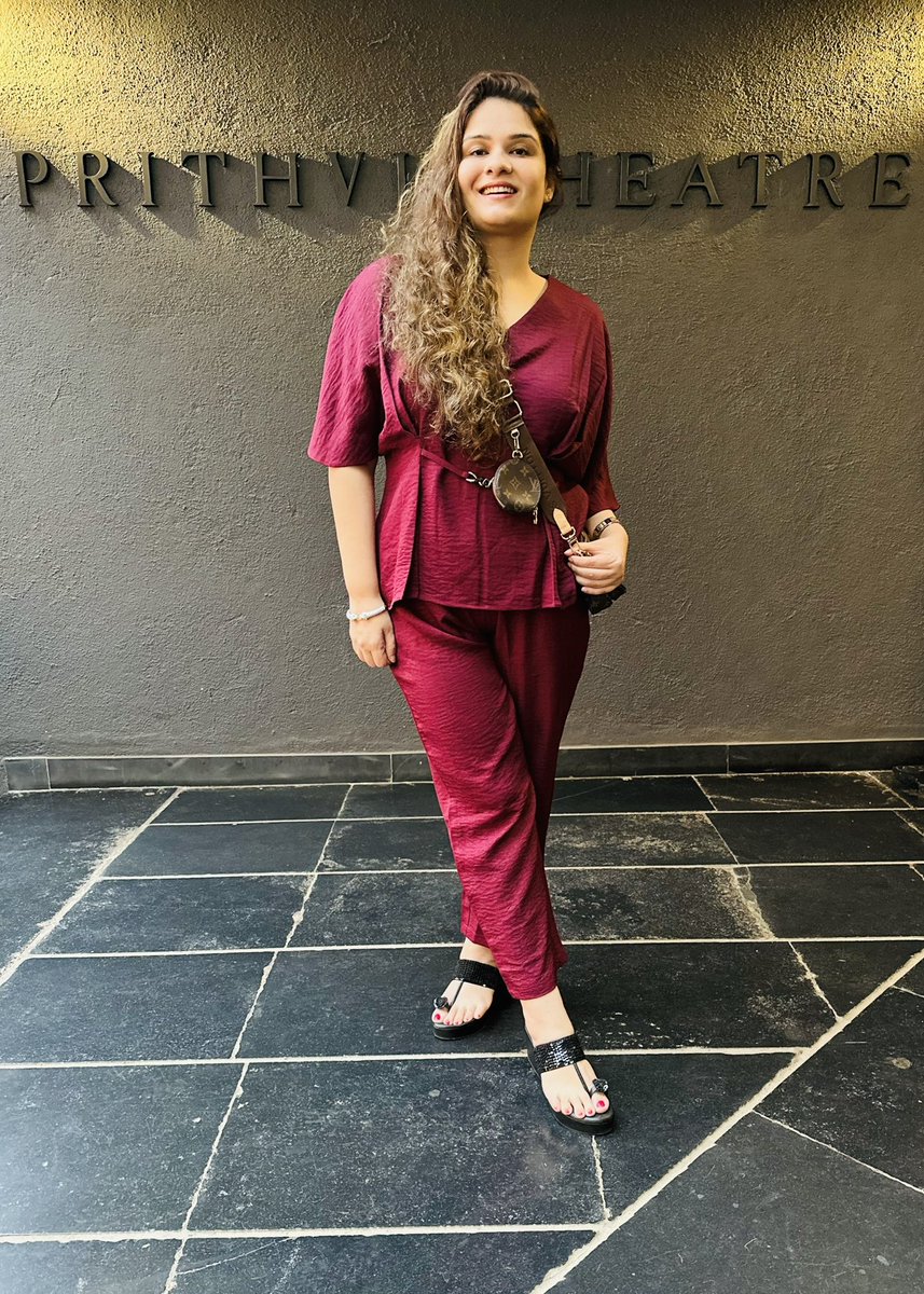 jyotimadnani's tweet photo. Premier show of ‘Babu Ji Dheere Chalna’ at Prithvi Theatre. Costumes designed and styled by yours truly. 

 #JyotiMadnaniSingh #SubhashGhai #CostumeDesigner #OmKatare #BabujiDheereChalna #HindiPlay #HindiTheatre #RangManch #YatriTheatre #YatriTheatreGroup #OmKatare #PrithviTheatre #NewPlay #NewPlayAlert 

@katare_om @om_katare @PrithviTheatre @SubhashGhai1