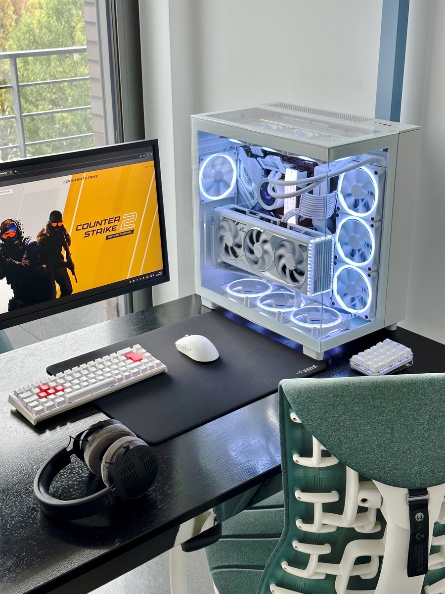 wint9r_'s tweet photo. Upgraded for #CS2 🤓 w/ @NZXT @HermanMiller @artisan_japan @HMGaming @LogitechG @DuckyChannel @ZOWIEbyBenQ @beyerdynamic https://t.co/4ysVyo0a1a