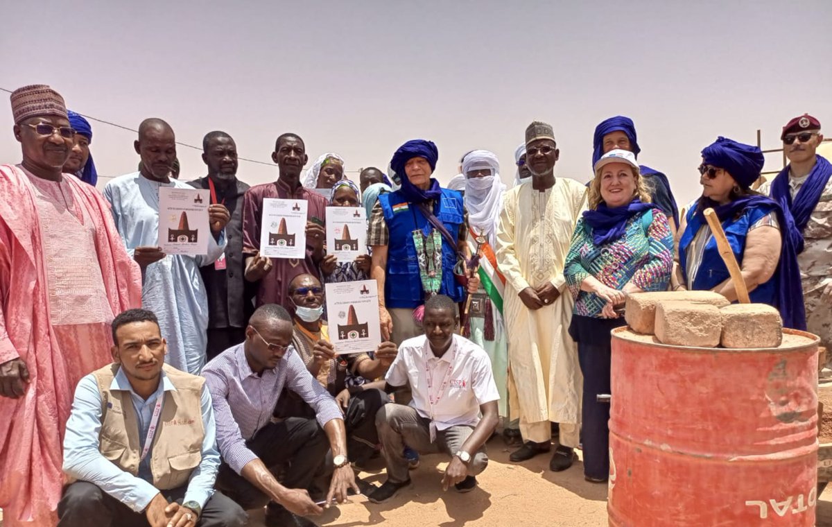 CISPorg's tweet photo. #CISPinNiger 👉Progetto #urbanisation4change
Lo scorso 6 luglio si è tenuta la cerimonia di consegna degli atti di proprietà di 360 case in #architettura bioclimatica destinate ad altrettante famiglie del centro storico.
@aics_it
👇👇LEGGI TUTTO 👇👇
https://t.co/9R1aSyNBSZ https://t.co/bRxTSFsRLI