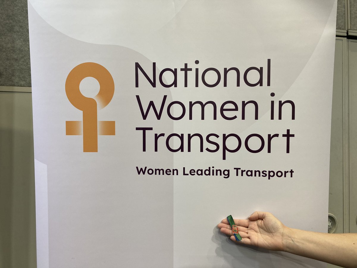 SharonKindleys's tweet photo. A great reception today of #NationalWomenInTransport during @ITS_AUSTRALIA #ITSSummit I brought my #WomeninBusandCoach pin badge to the celebration! @TfL #PinbadgeDownUnder @louisethetiger https://t.co/L0tMyXsHbX