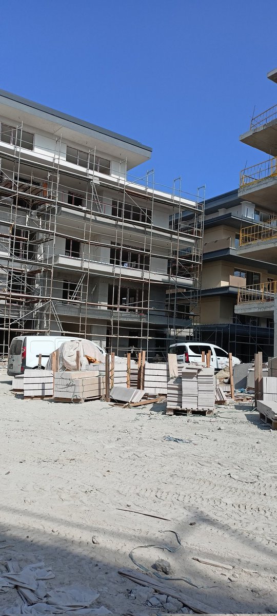 Yaşıyoruz bu hayatı