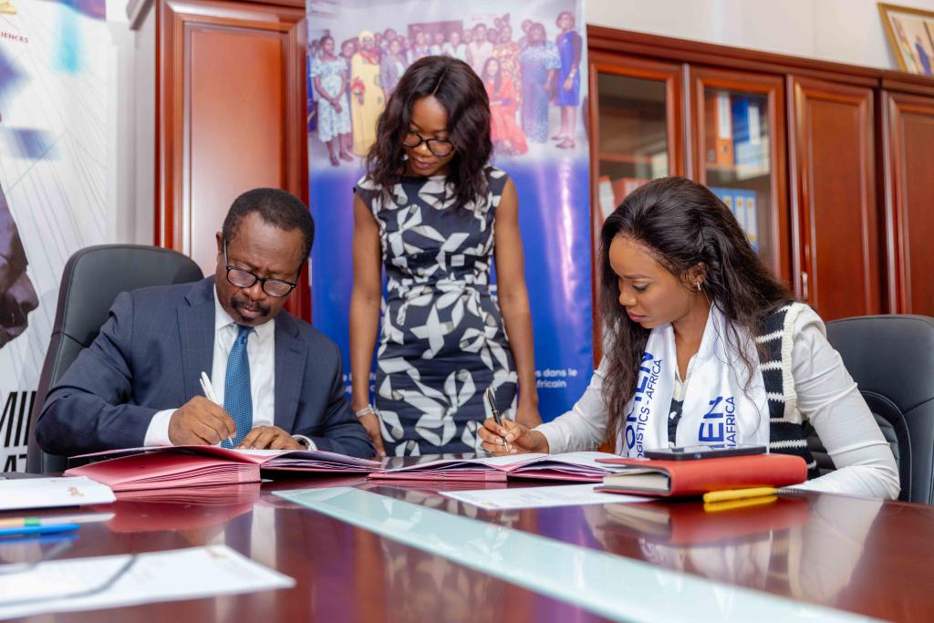 DidierKissode's tweet photo. #Thread
@WILA_AFRICA-TOGO🤝🏿ESGIS POUR L'INSERTION DES ÉTUDIANT.E.S👇🏿
Hier Mme @PascyNDAYAMBAJE, Pdte WILA-TOGO & M. Marcel Marcy AKAKPO, PDG Fondateur ESGIS, ont signé un partenariat pour l'épanouissement socio-professionnel des étudiant.e.s
1/5
#Togo #WilaTogo #Esgis https://t.co/pJ5WftHfxR