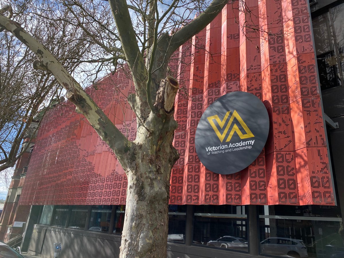 BronRyrieJones's tweet photo. It was great to walk through principles and practices of responsive teaching w leaders from across the Central Highlands in Ballarat today. The beautiful regional @AcademyVIC sites are an incredible asset to the state. https://t.co/yoGRNJ3J8y