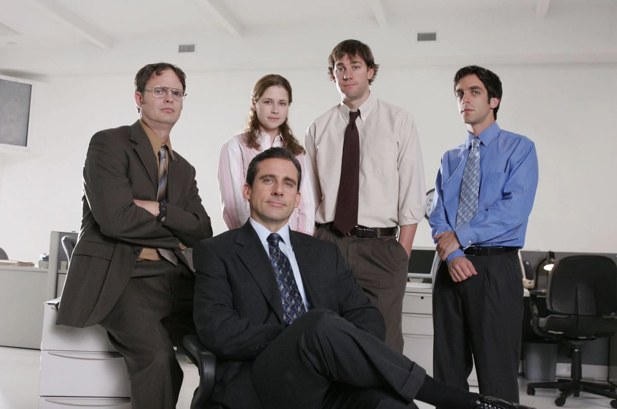 emunozbarrion's tweet photo. "De vez en cuando le envío faxes a Dwight ... de sí mismo ... en el futuro." (Jim Halpert)
THE OFFICE (2005-2013)
#Series #Sitcom #FalsoDocumental #RickyGervais
#SteveCarell #RainnWilson #JohnKrasinski #JennaFischer #AngelaKinsey #BrianBaumgartner #Remake https://t.co/Y96hneVAio