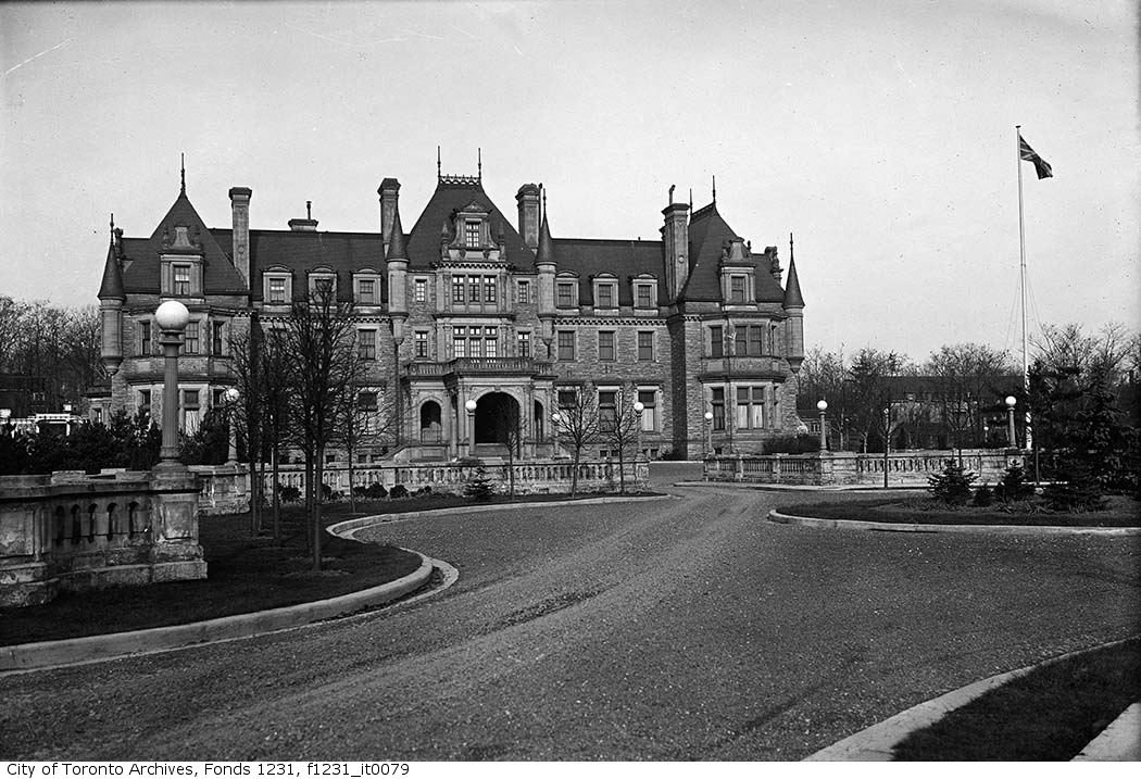 #DidYouKnow that Chorley Park in Rosedale was once the home of Government House, the official residence of the Lieutenant Governors of Ontario? ow.ly/2I1T50PCzZ0 #TOHistory #ONHistory #TorontoArchives