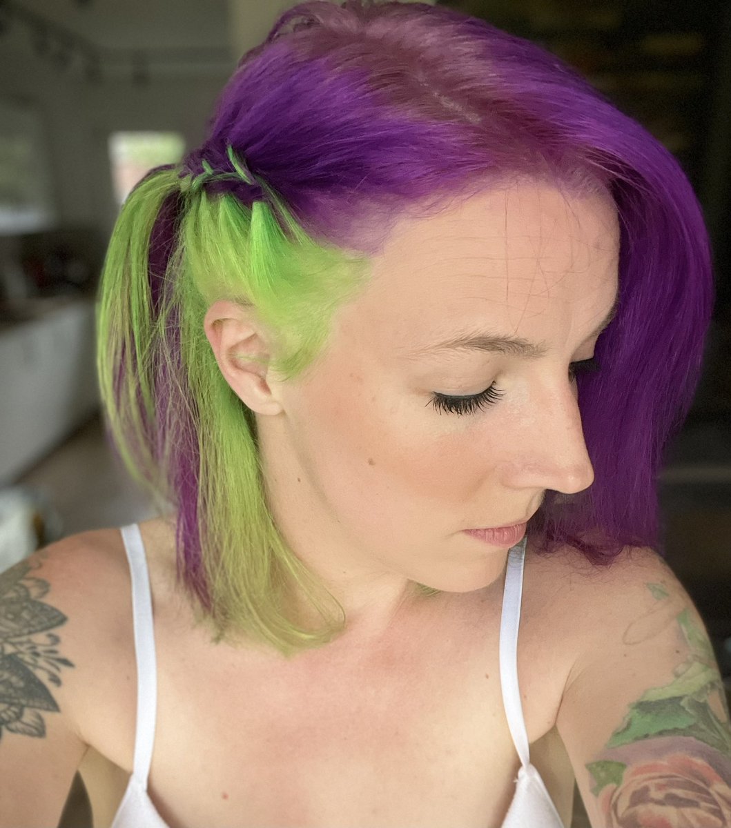 Ganz vielleicht hab ich entschieden dass blond iwie zu langweilig für mich ist.