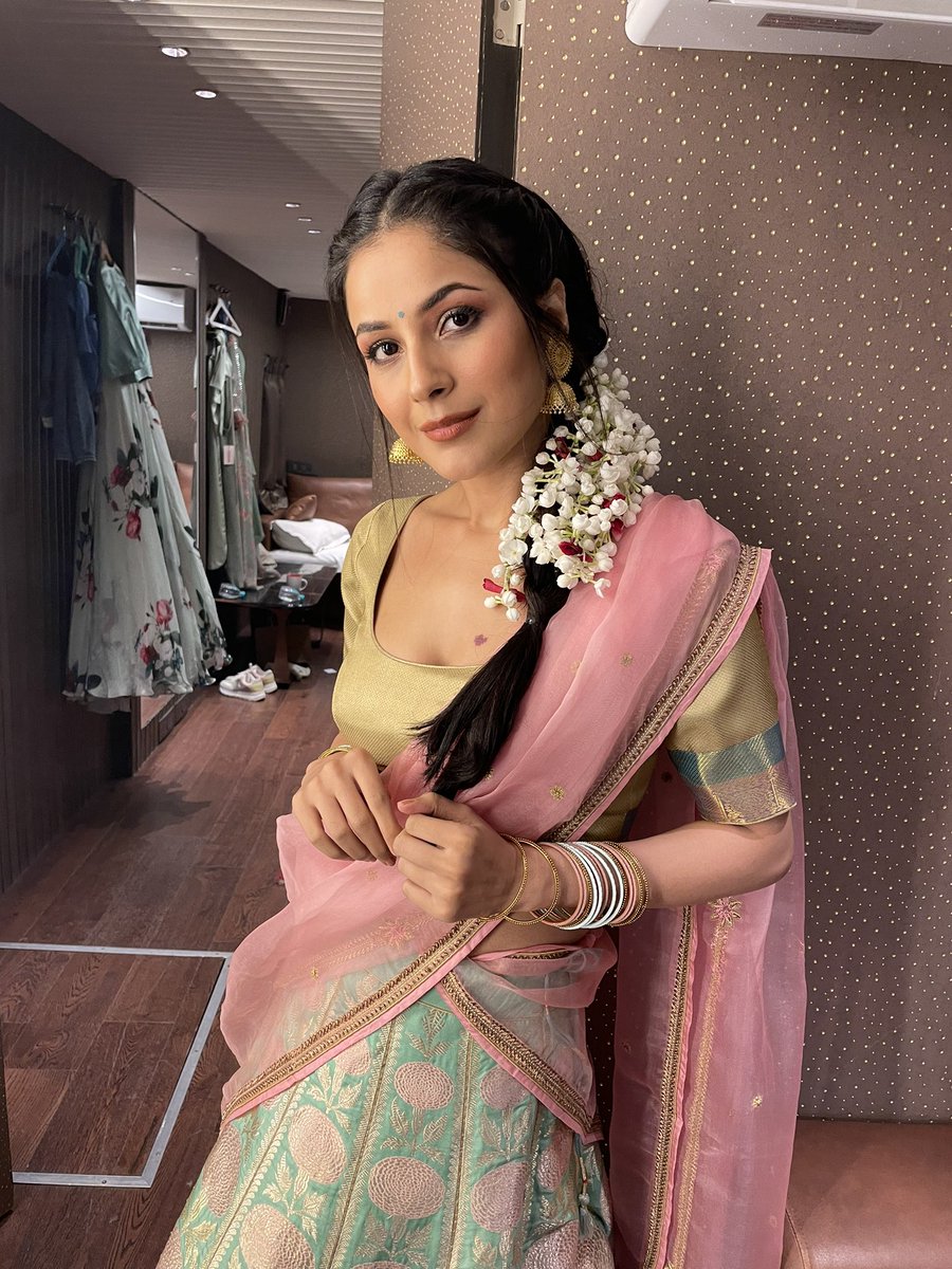 Shehnaaz Gill tweet media