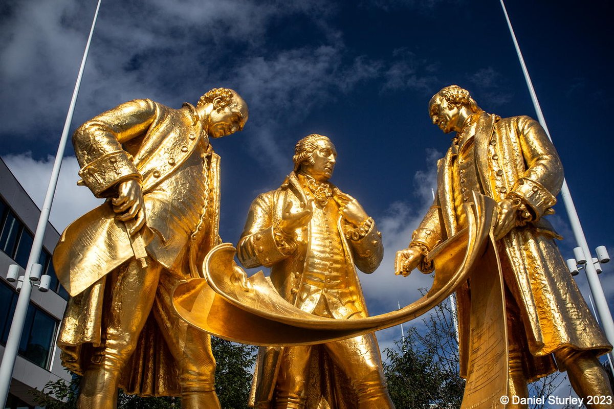 #Birmingham UK, perfect 90/45 #sunlight for this today of our 'Golden Boys' in Centenary Square 😎
#BirminghamWeAre #FullColourNoFear #Golden #GOLD #PrideOfPlace #CivicPride