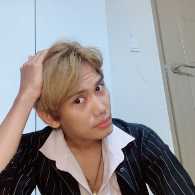 Aunglay55405899's tweet photo. #NewProfilePic https://t.co/KtXD9CuJLC
