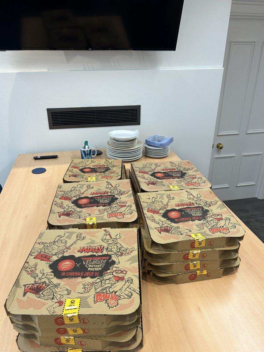 JWHinks's tweet photo. Did someone mention pizza 🍕 ? Thanks for Lunch @phil_hobden and the digital team at @wolterskluweruk https://t.co/b0Ab9B0ZaA