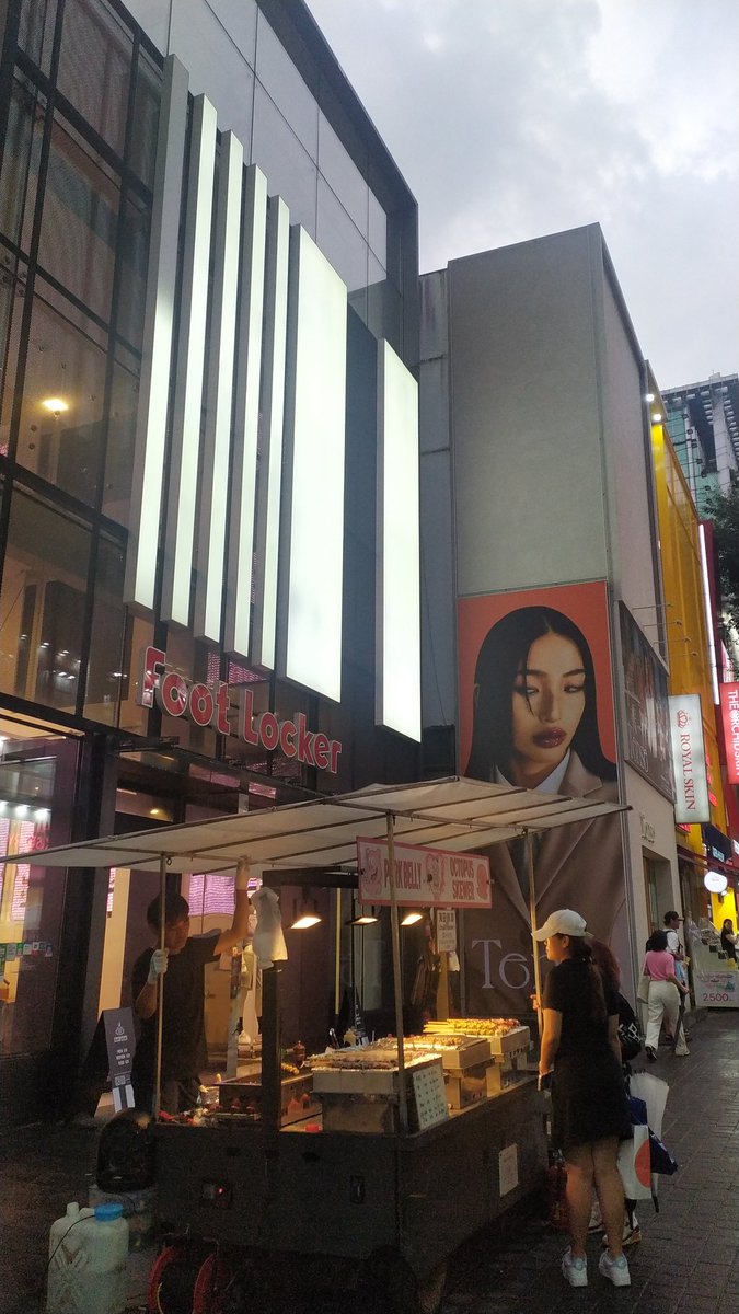 nearjoon's tweet photo. some pics of seoul🤍 https://t.co/Xv9W74mEh2