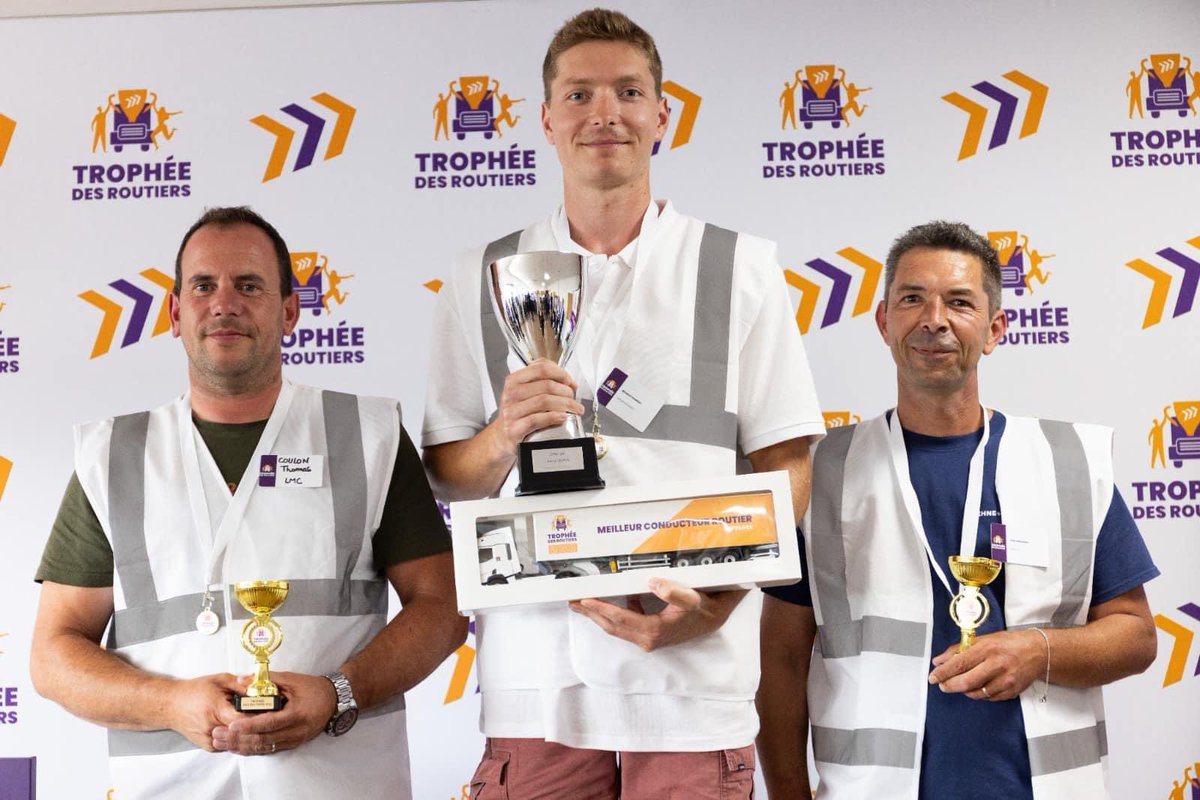 🏆 Les podiums du Trophée Des Routiers 🏆

Aujourd’hui, nous mettons à l’honneur les gagnants de l’épreuve régionale de #Normandie qui se déroulait à #Caen📍

🥇 Esteban RENAULT, Derichebourg
🥈 Sébastien CAM, Kuehne+Nagel
🥉 Thomas COULON, LMC

#Routier #Routière #TDR2023