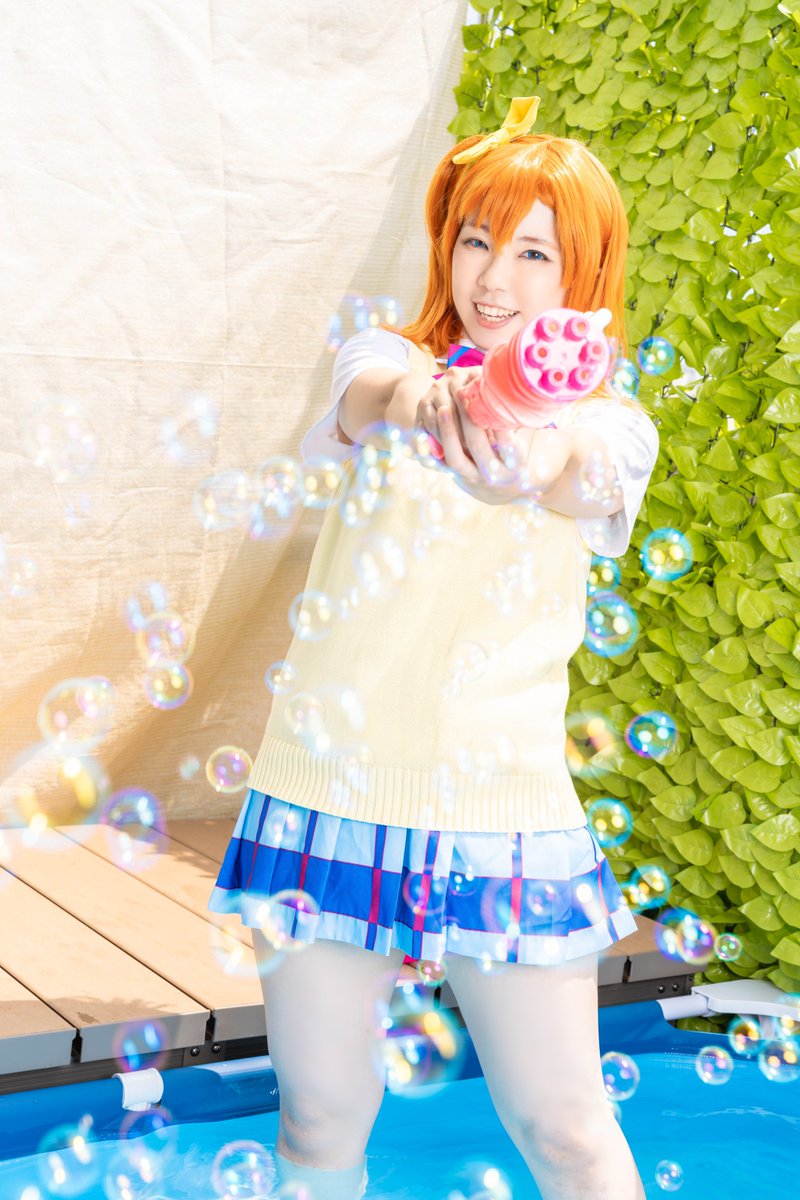 Ikari_Kazahana's tweet image. Cosplay. 
Kousaka Honoka / lovelive! 

夏🌞弾けちゃうっ！？

---------------------------------
📸→マイルさん（@mairu_wiz）
🏠→studioN(@studioN2023)

#studioNプレオープンイベント #studioN