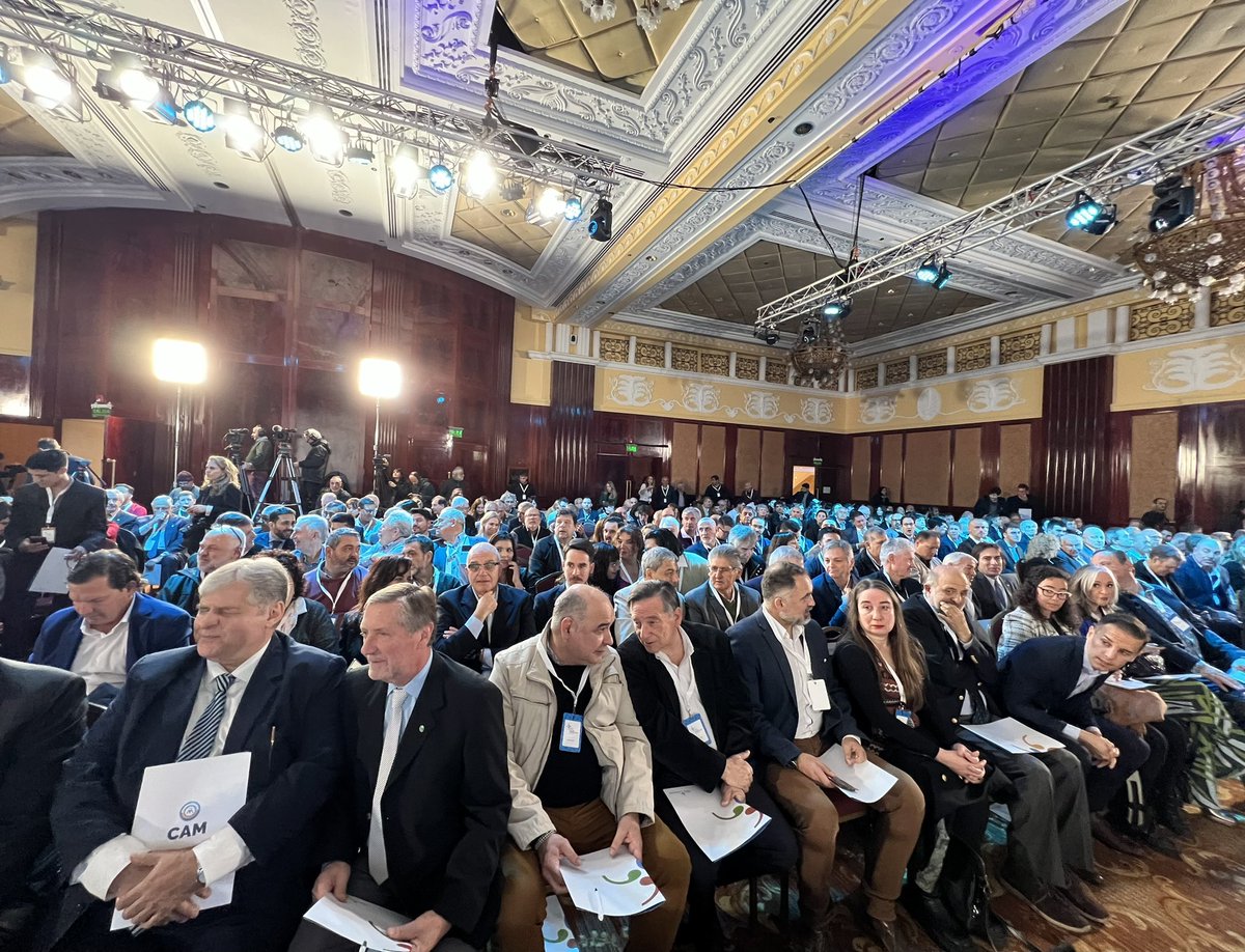 📍Foro <a href="/ValorArgentino_/">Valor Argentino</a> 2023 

CONINAGRO, a través de su presidente Elbio Laucirica junto a integrantes del Consejo de la entidad, participa del Encuentro de Cooperativas y Mutuales. 

#SomosConinagro 🇦🇷