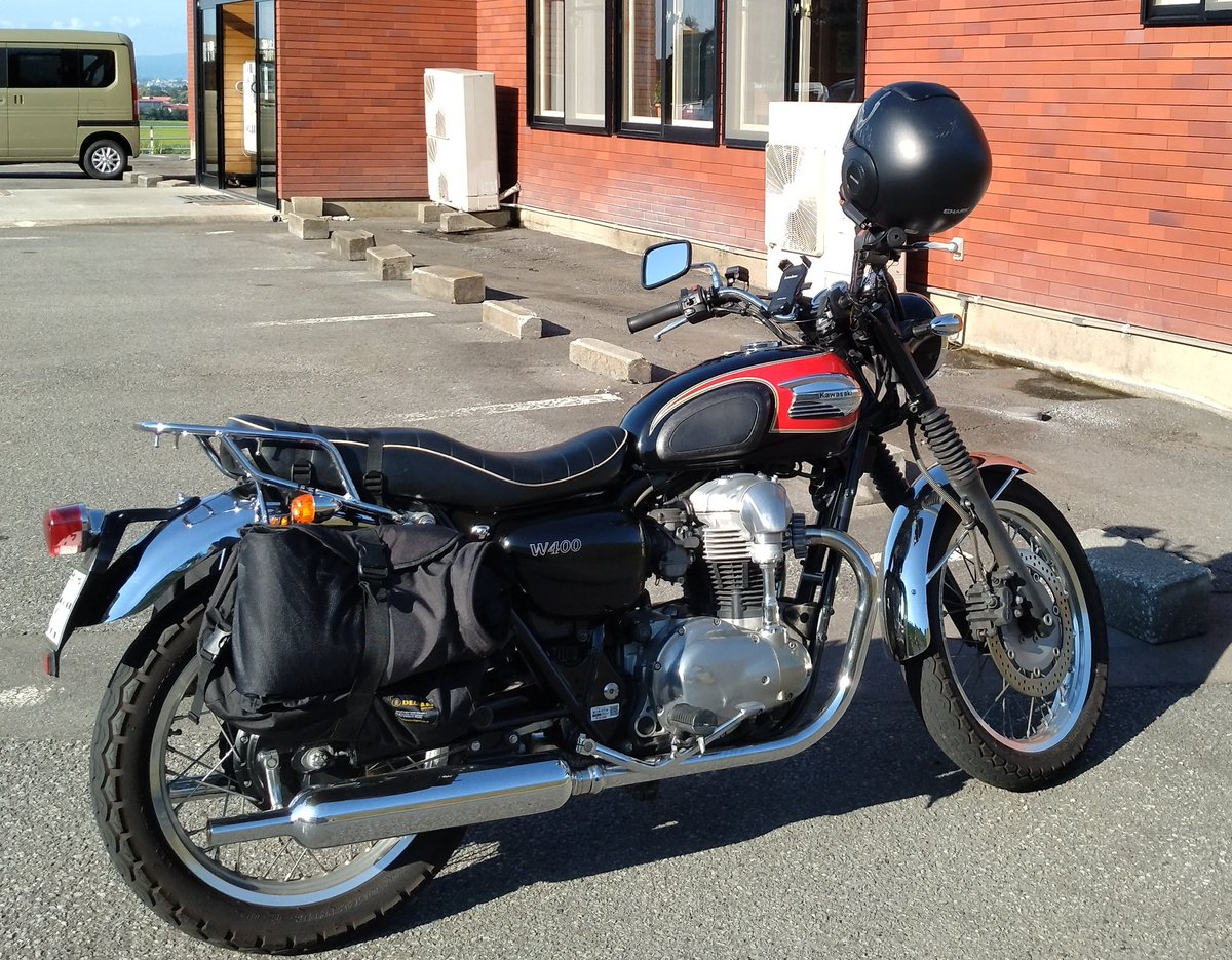 wata_iki's tweet photo. #バイク乗りとして軽く自己紹介
50代になってしまったので更新
名前:わたいき
性別:♂
年齢:50代
身長:169
車種:スーパーカブ50、W400
住み:青森
好き:アウトドア、インドア
一言:安全第一 https://t.co/wR4wzeo9B7