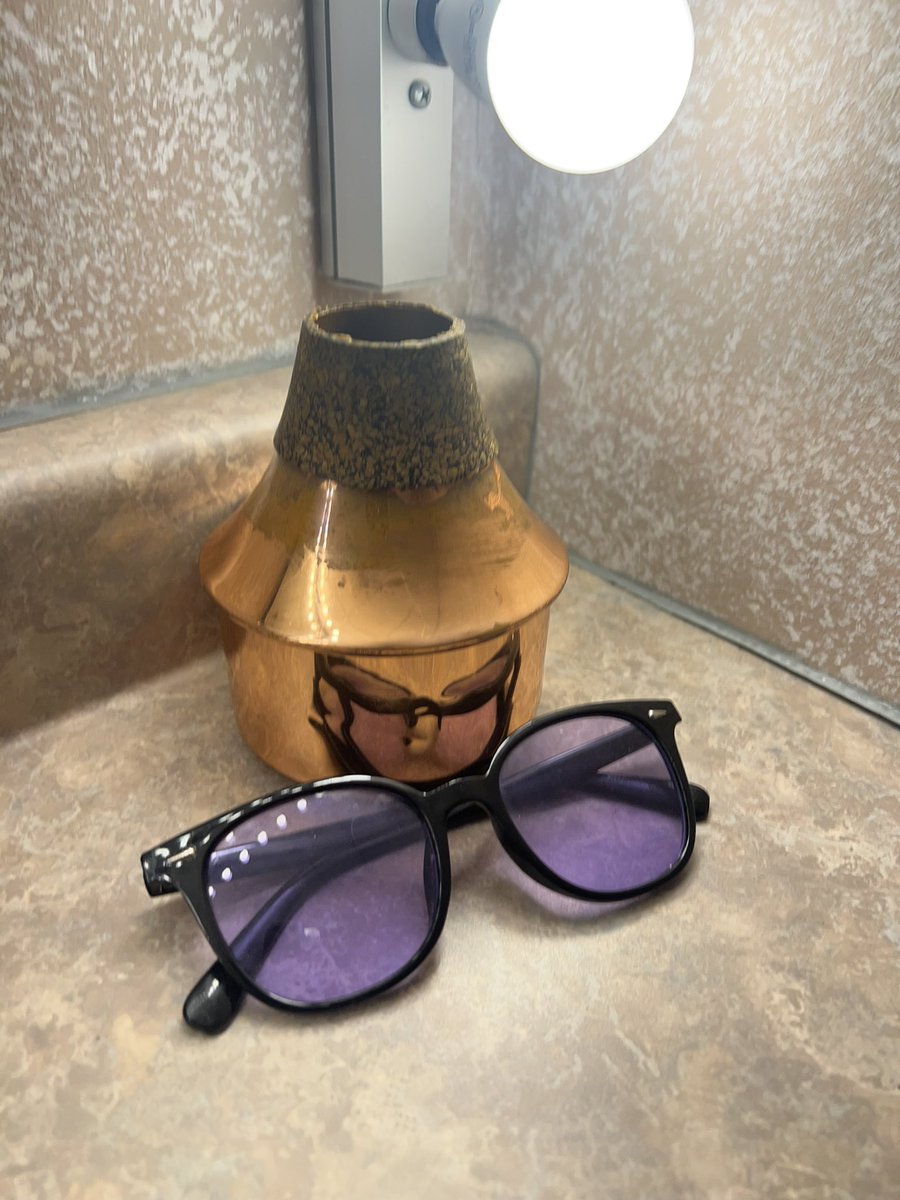 JohnnyBritt's tweet photo. My glasses and mute are ready to go onstage tonight in Wisconsin …
#summerlove #letsdothis #afterweplay #thesoloist #johnnybritt https://t.co/o8riFLHBdA
