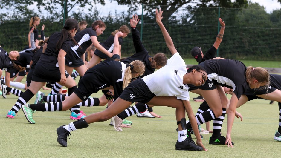 The perfect day for a spot of pre-season training ☀ #bloxhamsport