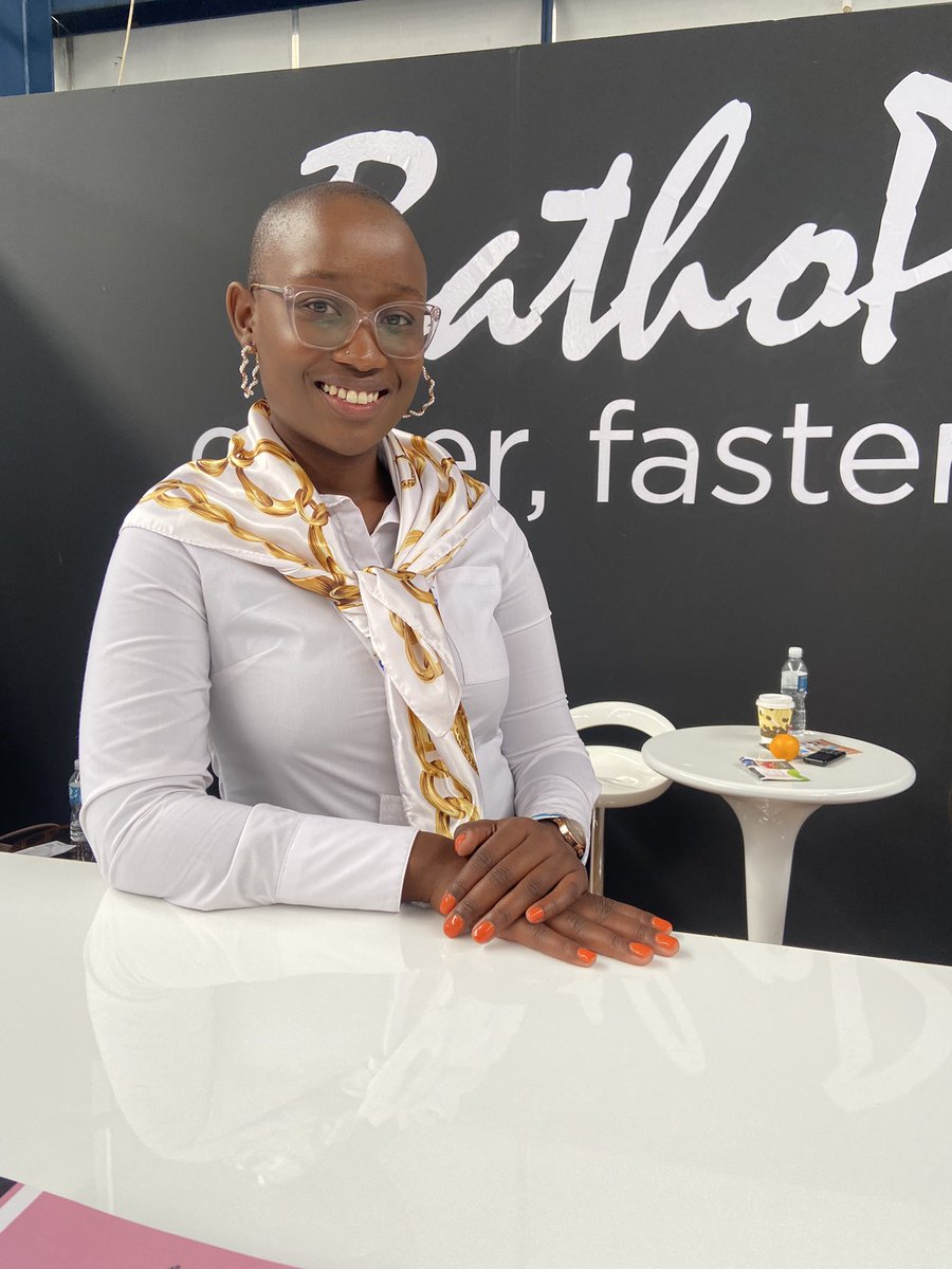 SentleSeeletso's tweet photo. Your Rich Public Relations Aunty  

#bathopele #consumerfair https://t.co/V1LjiRXv26