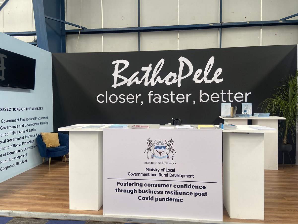 SentleSeeletso's tweet photo. Your Rich Public Relations Aunty  

#bathopele #consumerfair https://t.co/V1LjiRXv26