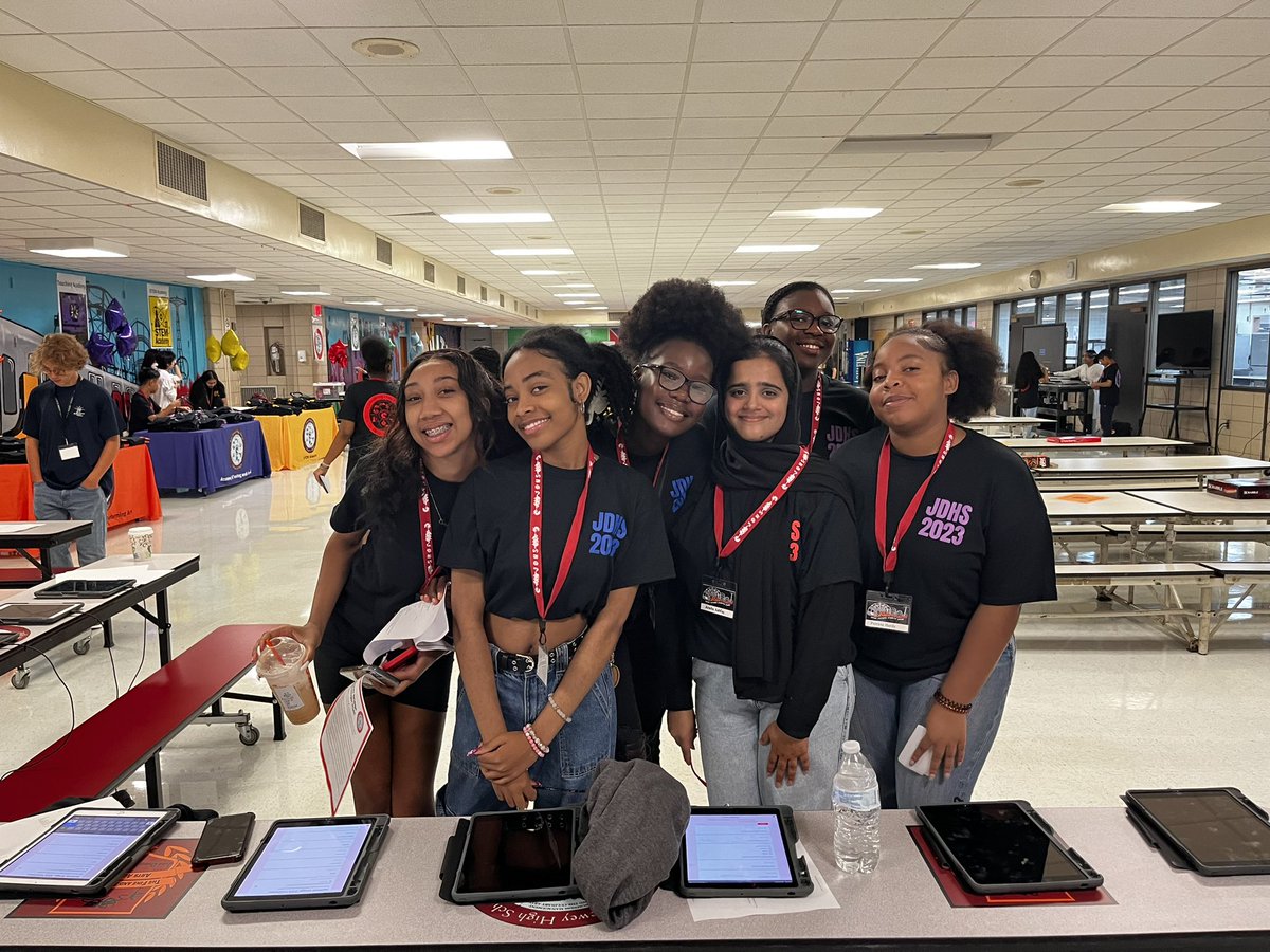 JohnDeweyBK's tweet photo. Our JDHS Student Ambassadors are preparing to welcome our new incoming students for summer bridge! 📚🐉👋 #DewinItRight https://t.co/BRgcvr3Zdf
