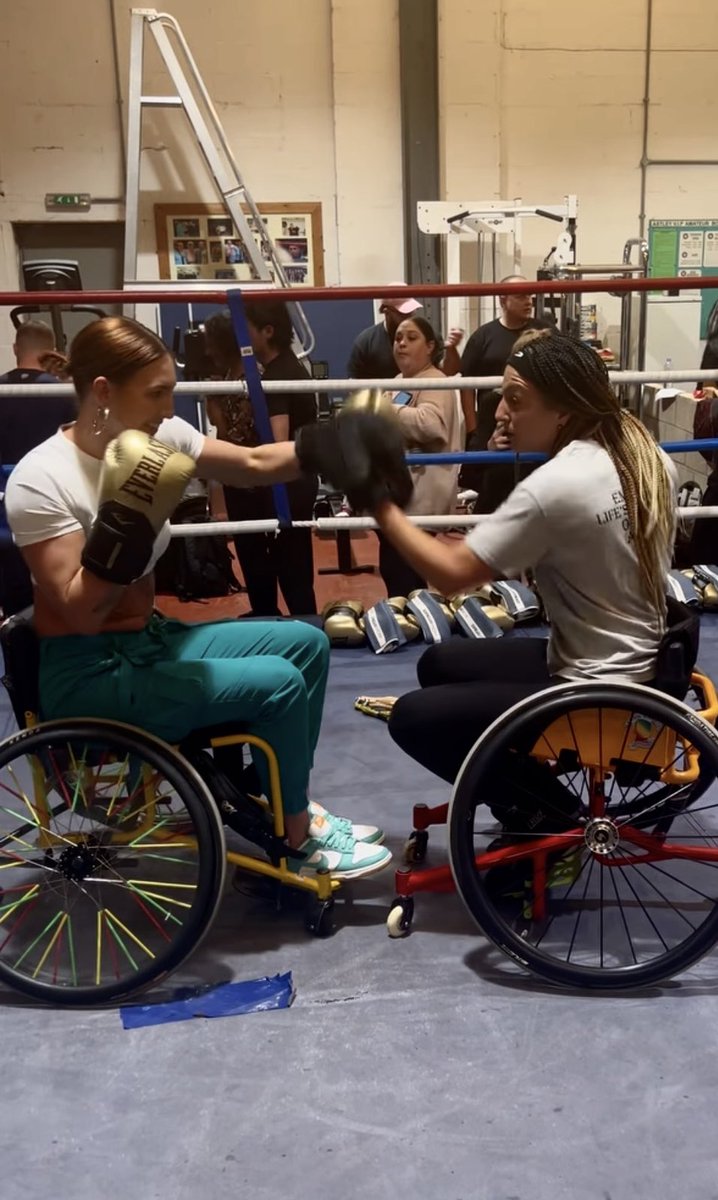 BoxingMBeauty's tweet photo. #MediaWorkOut USA’s @MikaelaMayer1 ahead of her fight with Silvia Bortot in Manchester ~ with adaptive boxer @KronikWarrior https://t.co/UFf4dy14iO