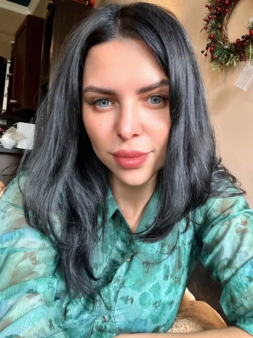 Another day on set as a cameraman. I love it 🥰 https://t.co/jTdGqRYJac