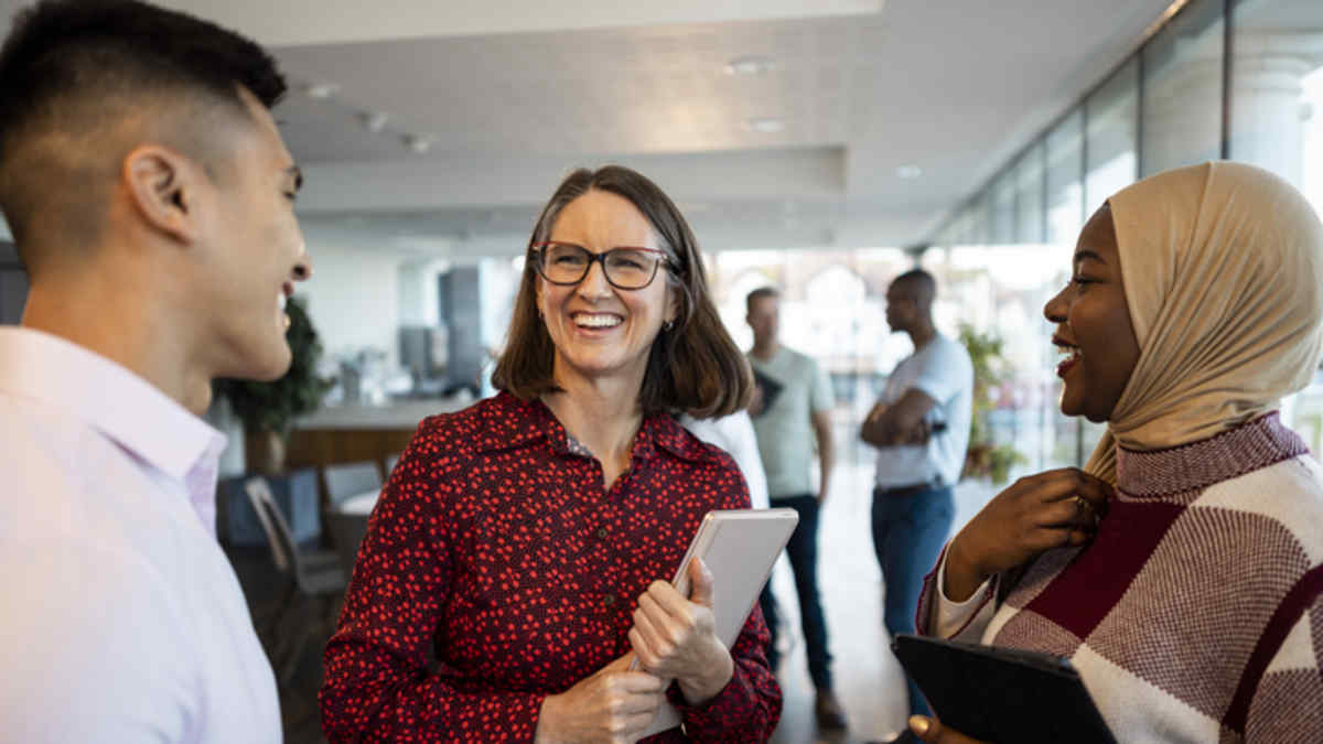 T_R_Solutions's tweet photo. Can technology help you achieve and manage pay equity? It starts with reliable data and requires a framework. Has your company tackled the issue of pay equity head-on? How? https://t.co/ZYi03VHCOK #PayEquity #SHRM https://t.co/SXSrnZEhzm