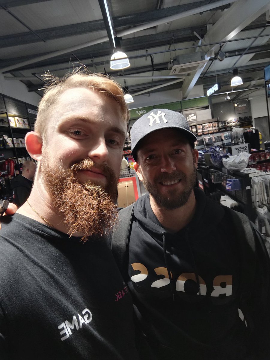 Diggle95Uk's tweet photo. It was amazing to meet @sambirdofficial yesterday in my store !! I still can't believe it happened!! Thank you for your time and letting me get this pic with you  !!

#FormulaE https://t.co/QXJtg545WL