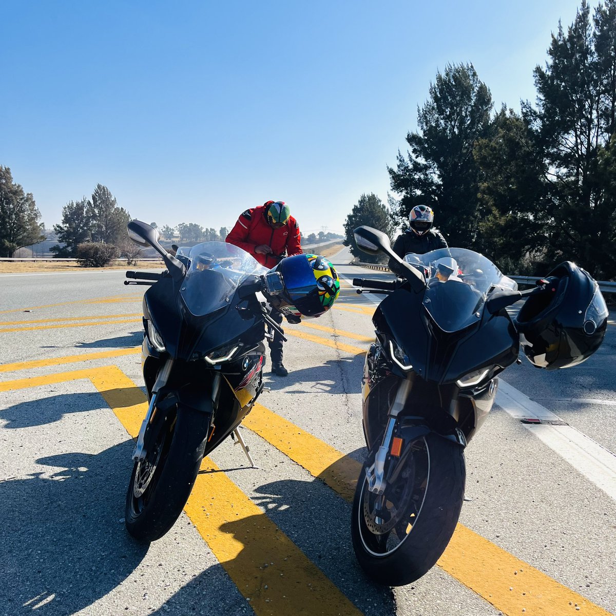 manamelaMA1's tweet photo. What’s better than 1 #BMWS1000RR ?…well 2😎 https://t.co/8MQCBqgEq6