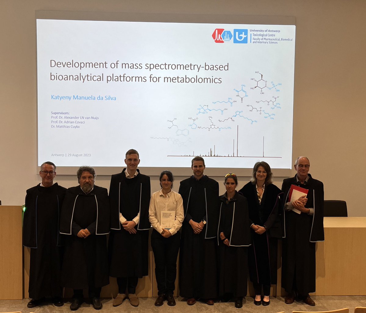 Very proud of our colleague @manuella_ks for successfully defending her PhD 👩‍🎓 🤩 

#metabolomics #MassSpec