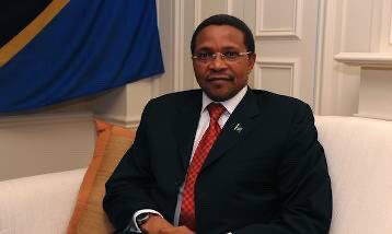 waltermzembi's tweet photo. The smart one  seems to have refused to enter the pigsty @jmkikwete 
You can never come out of Zim Electoral politics clean as Facilitator / Mediator. The solutions are within , they require political will, wisdom,  astute leadership  and  submission  to  national  interest. Neighbours  cannot change our diapers 
@edmnangagwa @nelsonchamisa @Hon_Kasukuwere @SADC_News @_AfricanUnion
