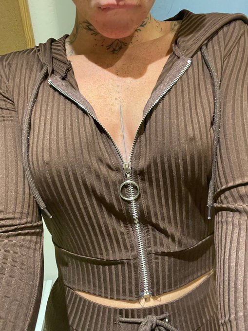 Am i sexy?🤭🔥 https://t.co/6Rer6Rljqx