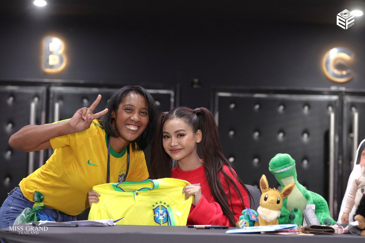 DaniWaraha's tweet image. พี่ฟ้ามีสถานที่ที่ทุกสิ่งเป็นไปได้ ที่นี่เรียกว่าหัวใจ และนั่นคือที่ที่ฉันเก็บคนพิเศษเช่นคุณไว้! 
ฉันรักคุณ 🤍

#ENGFA_2ndConcert 
#EngfaWaraha 
@EWaraha