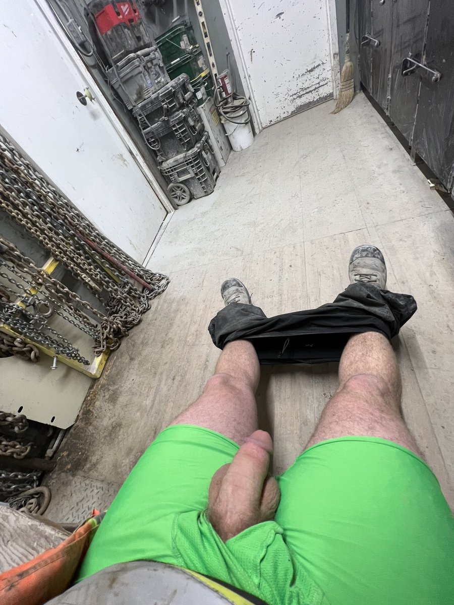 newScotian's tweet photo. Waiting to get caught.. #bigcock #publiccock #exibitionist #carcock #teamcutcock #gaypubliccock #bluecollarcock #heavyequipementcock #nsfwcock https://t.co/FPAy8wRSeI