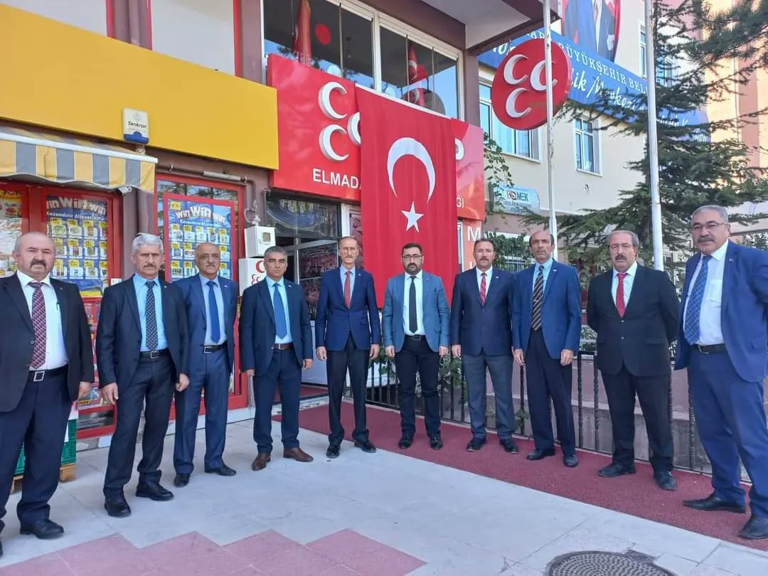 ElmadagMhp's tweet photo. 30 Ağustos Zafer bayramımız kutlama programı kapsamında ilçe kaymakamlığı önündeki "Çelenk sunma"törenine MHP Elmadağ ilçe başkanımız ,yönetim kurulu ve meclis üyelerimizle birlikte katılım sağlandı.
#30Ağustoszaferbayramı https://t.co/fGFSbY8qkV