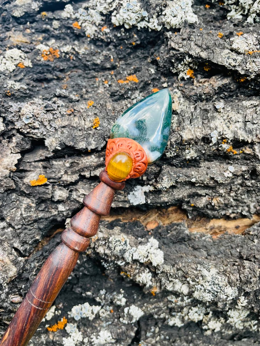 tresordevoyage's tweet photo. Moss Agate stone with powerful Tiger Eye, handmade with wood and fimo clay.
#HandmadeJewellery #MossAgate #TigerEye #MadeInIndia #HandmadeWithLove #WoodWork #FrenchAlps #GrandHimalayas #SemipreciousStones #Bohemian #Tribal #SustainableLiving #NatureTripping #HairStick #LoveIt https://t.co/WZcBBlRfba