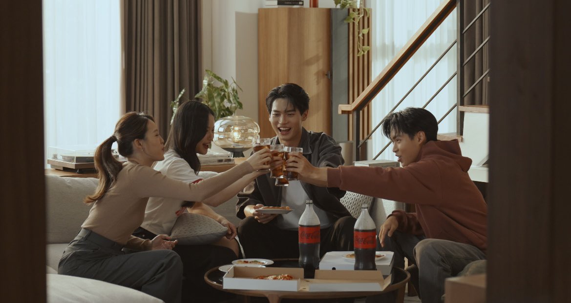 WinUnionINA's tweet image. #RecipeForMagic Opas Siblings Behind the Scene🎥

#WinXCocaCola #winmetawin
@winmetawin @kkasanant @mickmetas @CocaCola