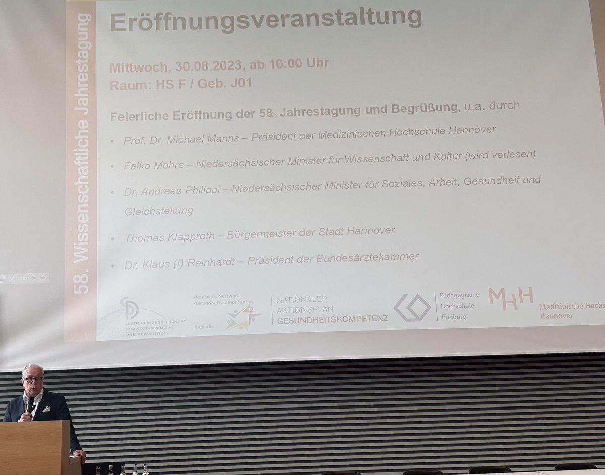 Eröffnung des Kongresses „Gesundheitskompetenz in Krisenzeiten“ u.a. mit 2 Ministern, OB Hannover, Prof. Mann Präsident der ⁦@MHH_life⁩, Klaus Reinhardt ⁦@BAEKaktuell⁩ fordern eine verbesserte #Gesundheitskompetenz ein. ⁦@healthliteracyD⁩ ⁦@DGSMP_e_V⁩