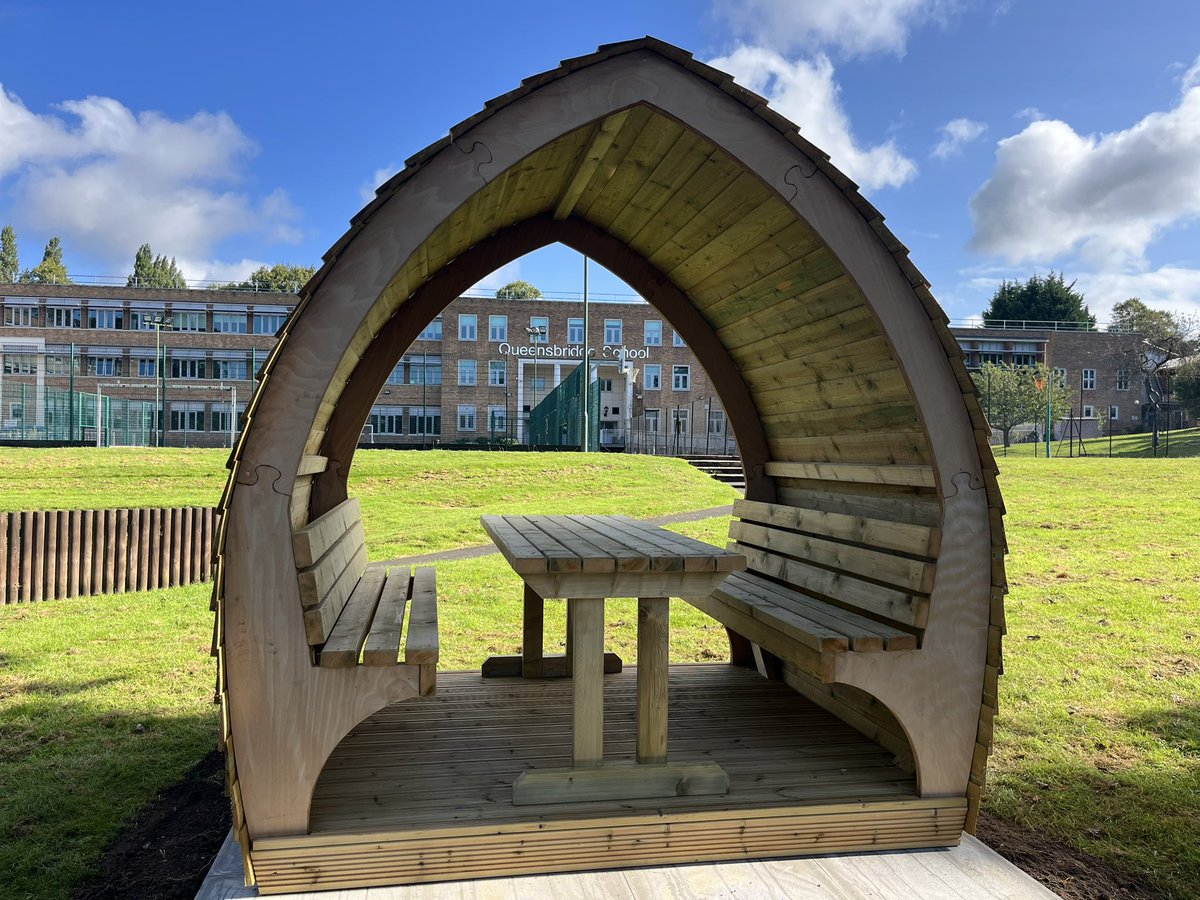 QBridgeLibrary's tweet photo. We planted some books in July and are delighted to see that they’ve grown into reading pods! We can’t wait to see you enjoying some lunch time reading in a cosy shelter #readingpod #readingschool #qbreads #readingoutdoors https://t.co/WCd9lSNmyF