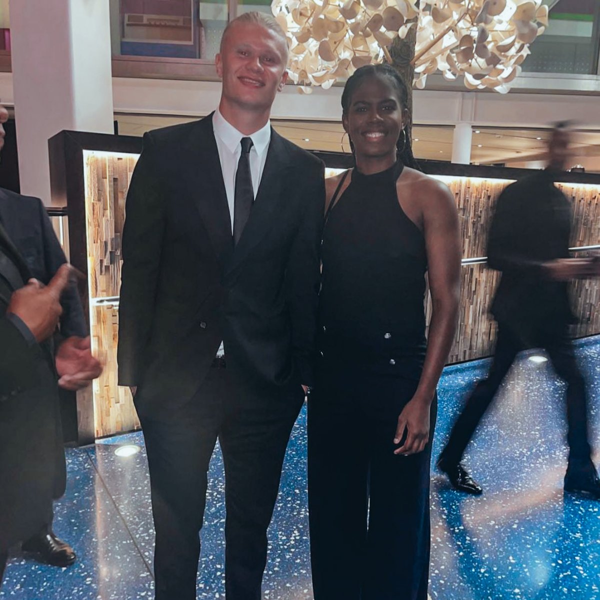 ManCity's tweet image. .@ErlingHaaland x Bunny Shaw 😮‍💨🔥