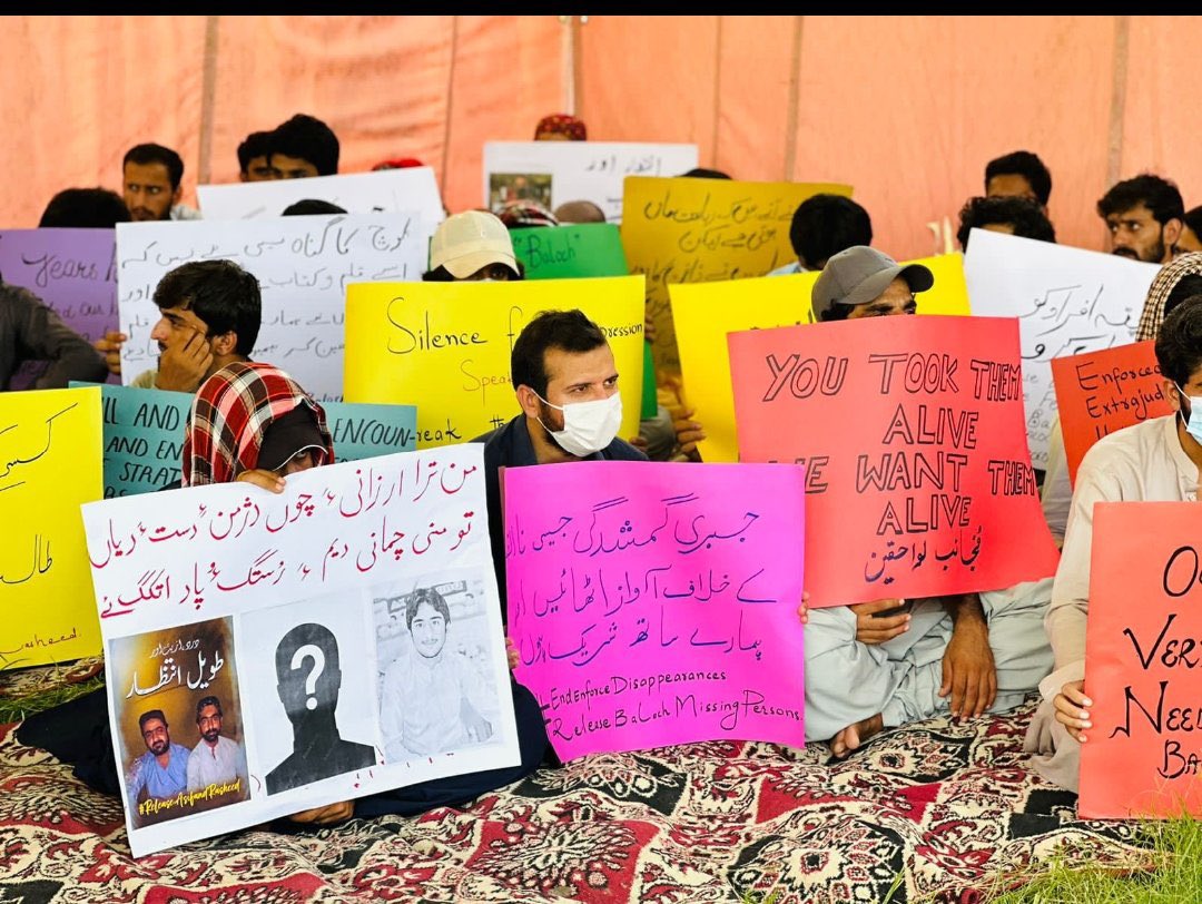These kids and relatives of missing persons protesting on the #InternationalDayOfTheVictimsOfEnforcedDisappearances in Islamabad where the <a href="/UN/">United Nations</a> office is located, we hope for <a href="/UN/">United Nations</a> representatives' support to provide justice for the forcibly disappeared individuals of Balochistan.