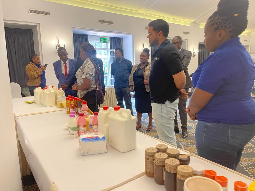 _ainfp's tweet image. Government authorities and other key partners from USAID programs were also present.

#AINFP #USAID #TechnoServe #PartnersinFoodSolutions #ISFAdvisors #FoodProcessing #Fortification #Nutrition #B2B #ForwardLinkages #Malawi #Kenya #Tanzania #Ethiopia #Zambia