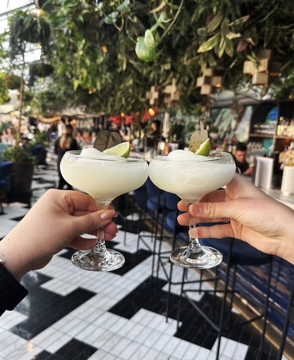 ❄️✨Need cooling down? We've got just the thing!

Join us until 3rd September for @coventgardenldn Frozen Festival, where we will be serving up our delicious FROZEN KAFFIRINHA... who's joining us?👀

#sushisamba #london #coventgarden
