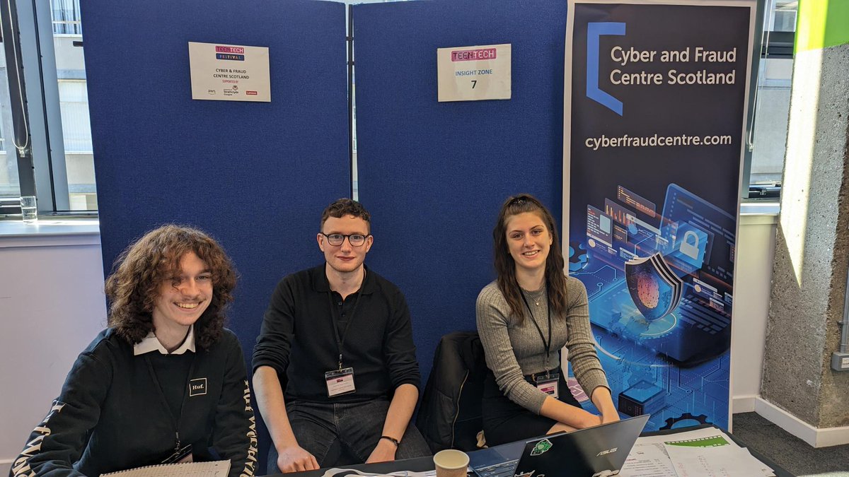 cyberfraudcen's tweet image. Today, three of our #ethicalhackers are at the @teentechevent at @UniStrathclyde helping students explore opportunities in digital, science &amp;amp; tech. The festival opens doors across many fields for young people 👏

#TeenTech #Careers #Education