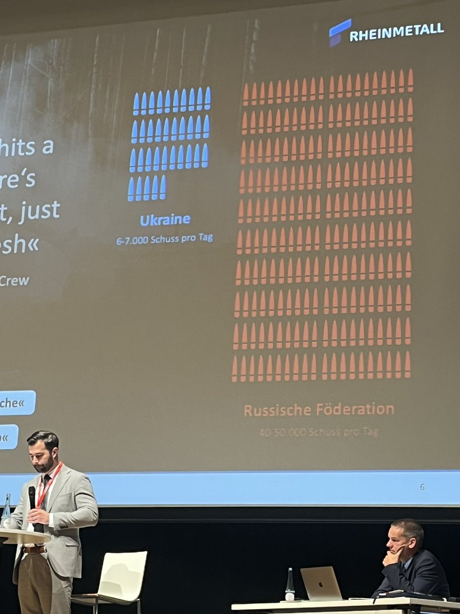 dorothee_frank's tweet image. Was jeden Tag in der Ukraine an Artilleriemunition verschossen wird erläutert David Hoeder von @RheinmetallAG bei der #RüNet. Diese Munition muss natürlich nachproduziert und an die Ukraine geliefert werden.

#Ukraine #RüNet23