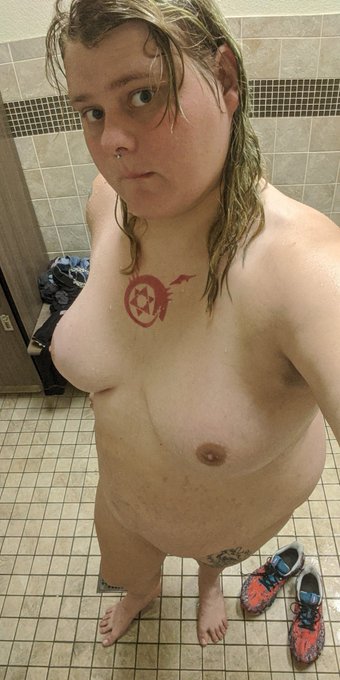Took a shower at the gym for the first time https://t.co/rp2rqLchoO
