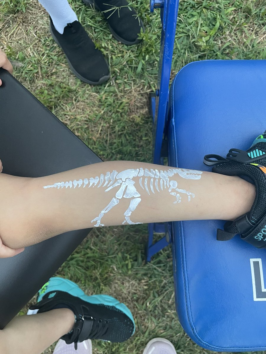 Courtney Decker tweet media